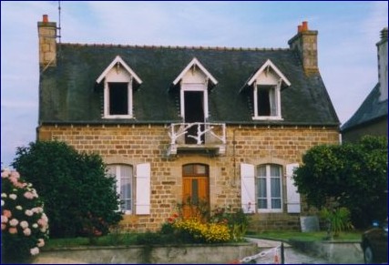 Haus mit Astbalkon